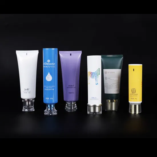 Emballage de tube cosmétique en plastique doux au toucher en usine de Chine pour nettoyant pour le visage