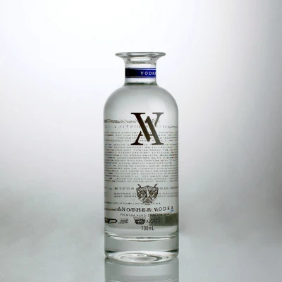 Bouteille en verre de liqueur de rhum de Vodka Tequila de bouteilles rondes de Boston de bouche large de pulvérisation colorée faite sur commande 750ml